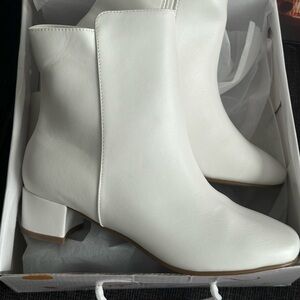 Women’s White Booties size 5
